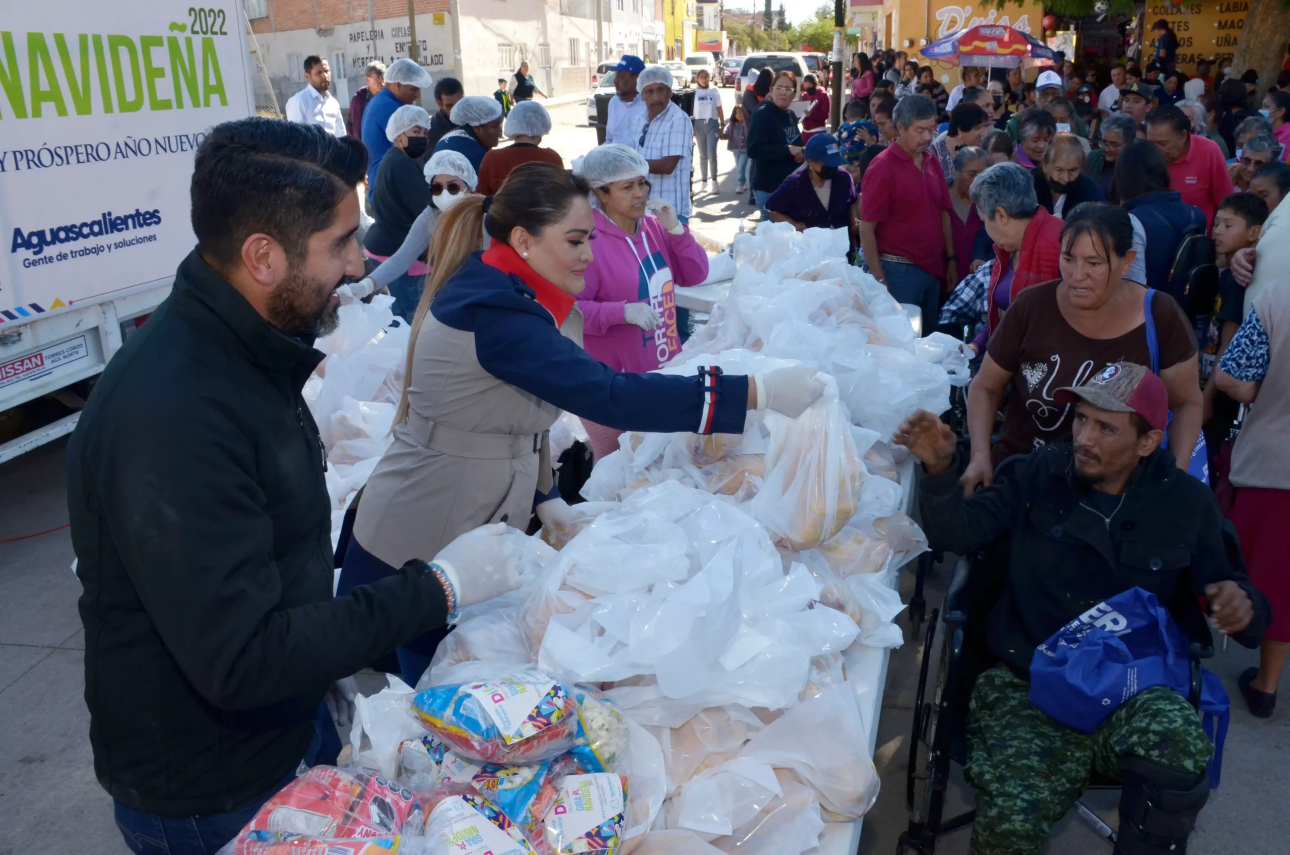 DIF Estatal entrega 15 mil cenas navideñas a familias de Aguascalientes