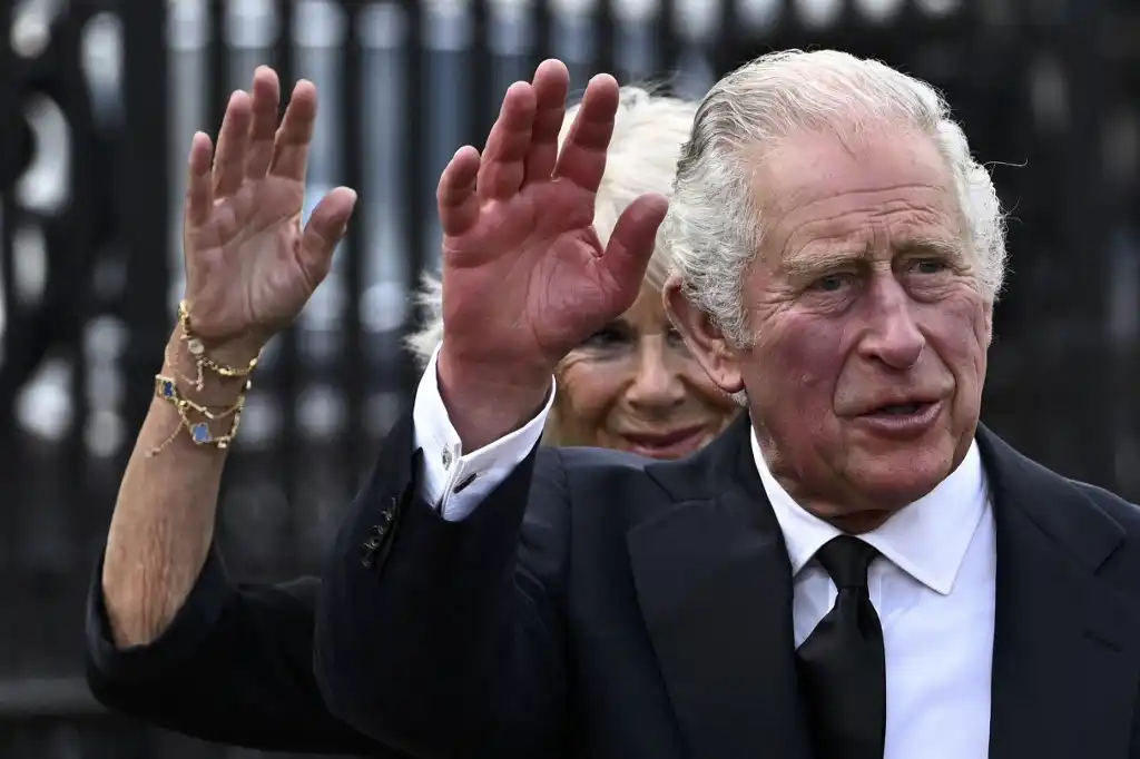 Esta será la multa para el hombre que lanzó un huevo al rey Carlos III