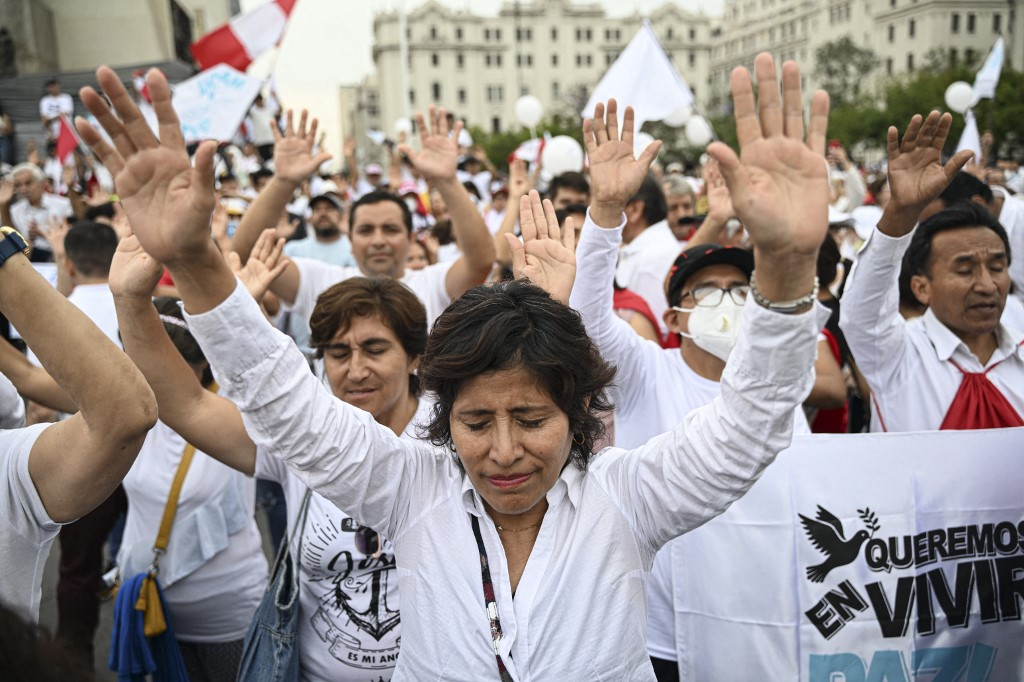 Perú: colectivos sociales y religiosos piden el fin de las protestas contra nuevo gobierno