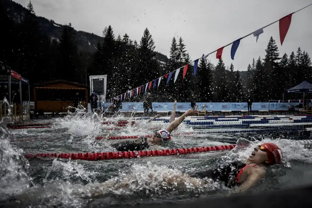Natación en agua helada en los Alpes, &#8216;un deporte para locos&#8217;