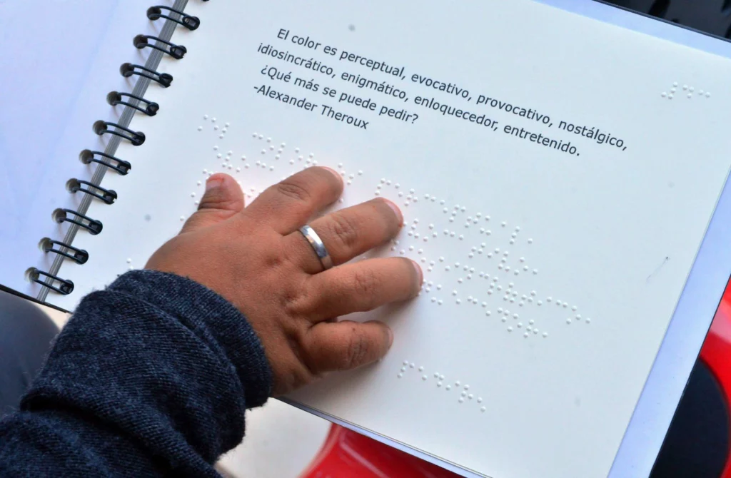Lectores de braille leen cerca de 125 palabras por minuto a nivel mundial