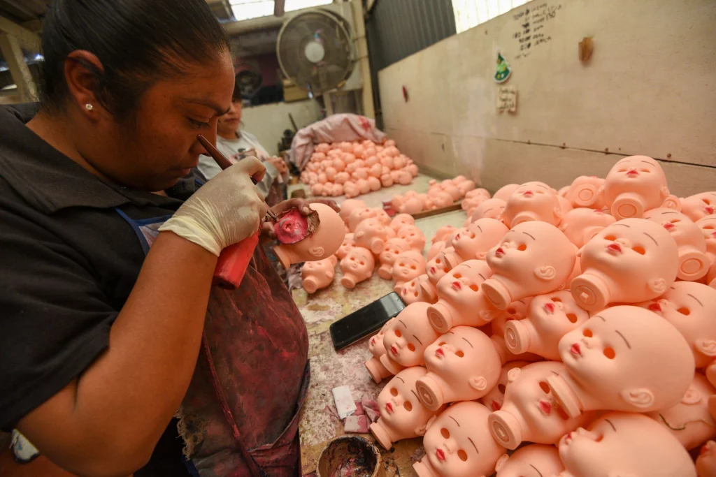 Decenas de muñecas para Día de Reyes