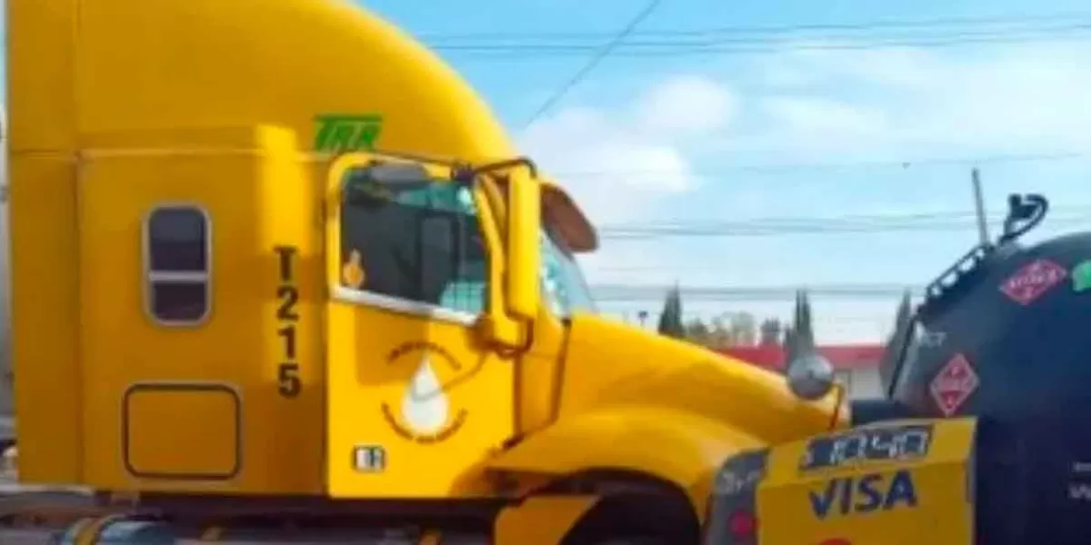 Fuerte persecución entre policías y ladrones; recuperan a BAL4ZOS un tráiler robado en Tepeaca