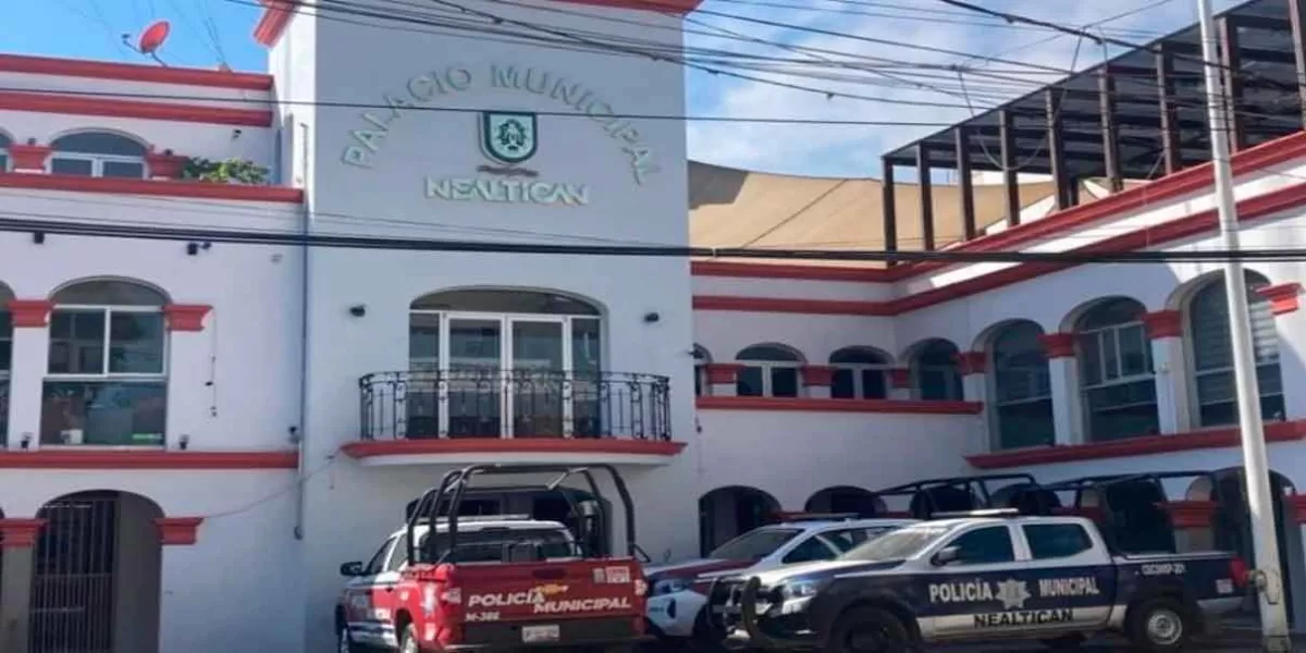 Por incremento de inseguridad en Nealtican, destituyen a policías, síndico y regidor de Gobernación