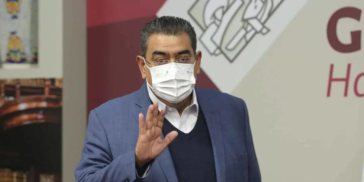 Respeten la ley o asuman las consecuencias, dijo el gobernador de Puebla a quienes aspiren a una candidatura