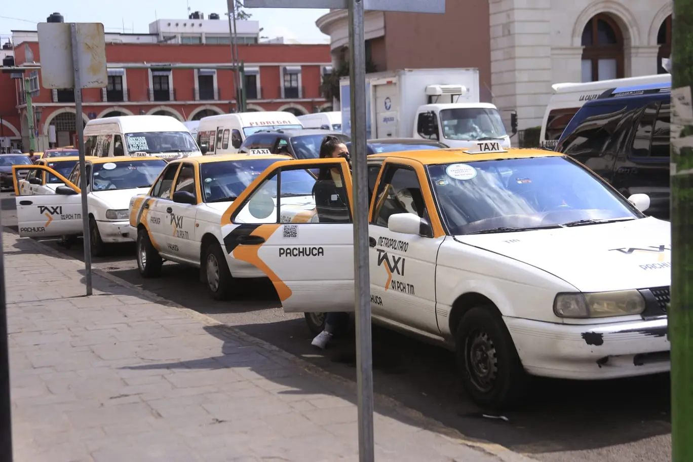 Mujeres de Pachuca, ven inseguridad al abordar taxis