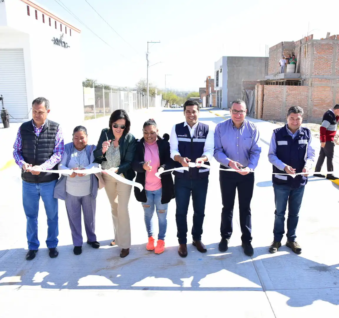 Entrega Leo Montañez obra de rehabilitación en el norte de la ciudad