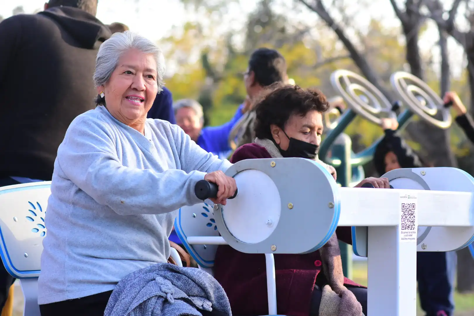 Entrega Leo Montañez equipamiento a parques públicos