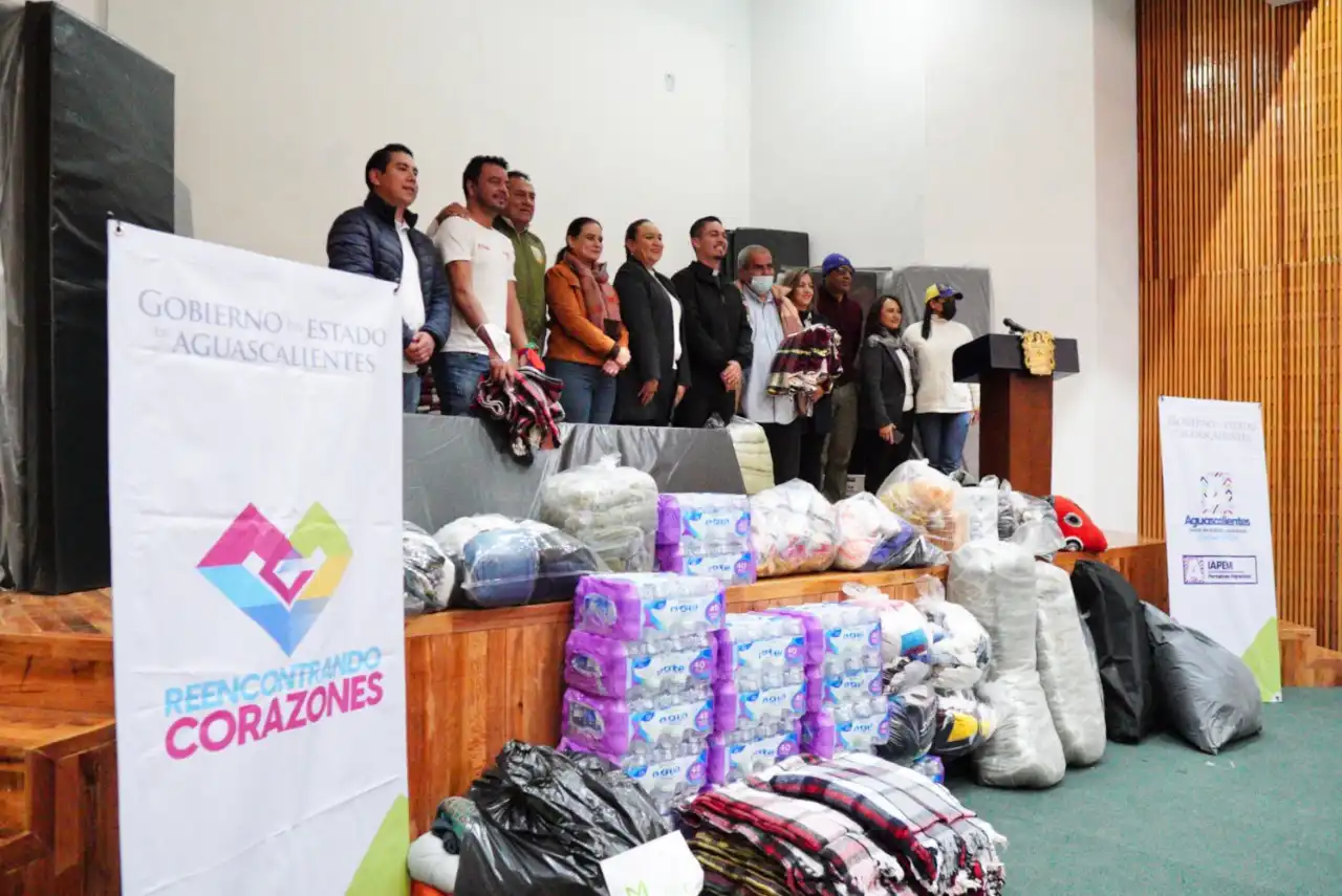 Entrega IAPEMI apoyos a migrantes en Aguascalientes