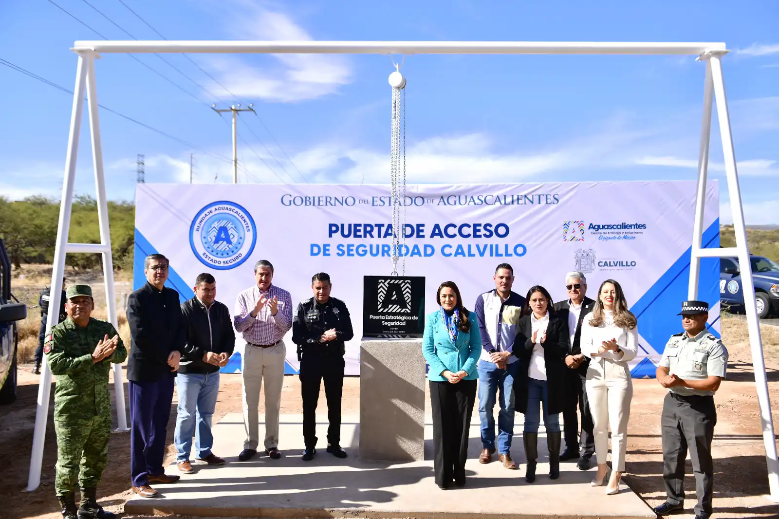 Tere Jiménez coloca primera piedra de la Puerta de Seguridad en Calvillo