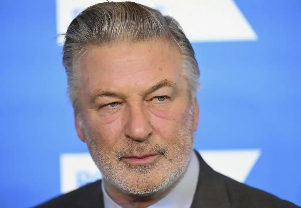 Alec Baldwin es acusado formalmente de homicidio involuntario