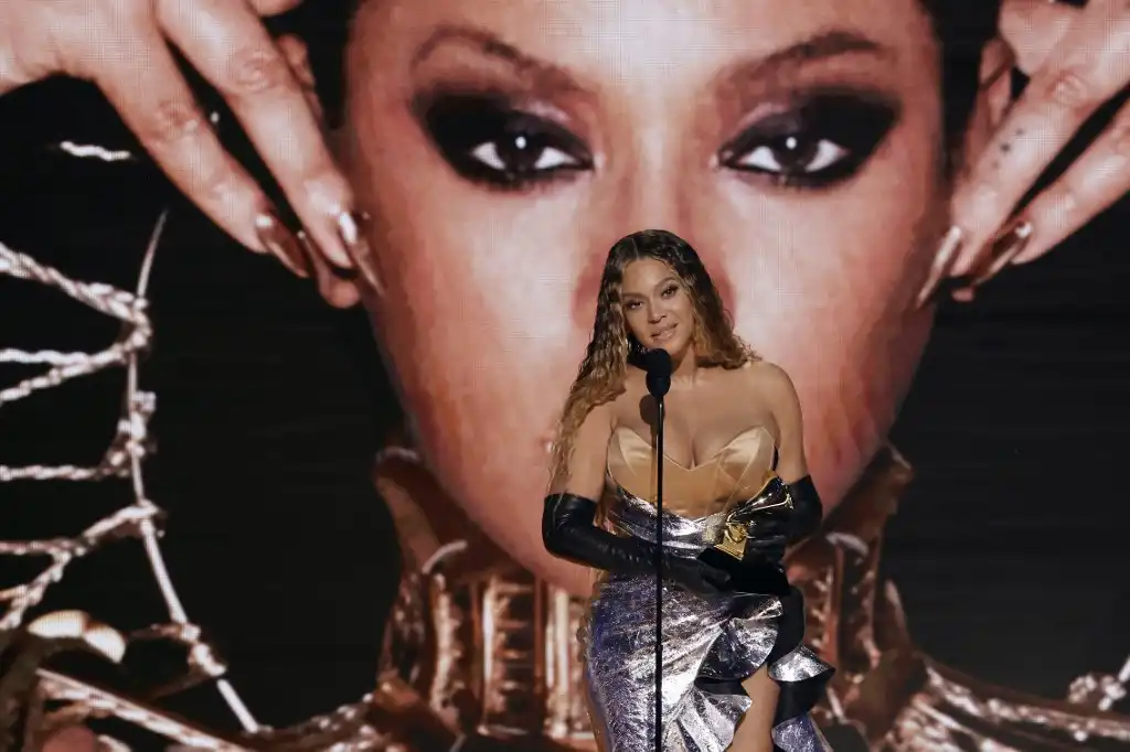 Beyoncé hace historia en los premios Grammy; suma 32 estatuillas