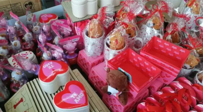 Peluches y globos son los preferidos para San Valentín