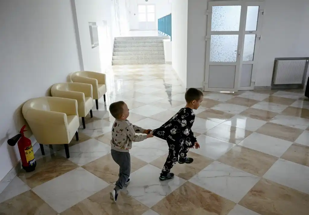 &#8216;Rusia retiene a más de 6,000 niños ucranianos y suspende el regreso con sus padres&#8217;