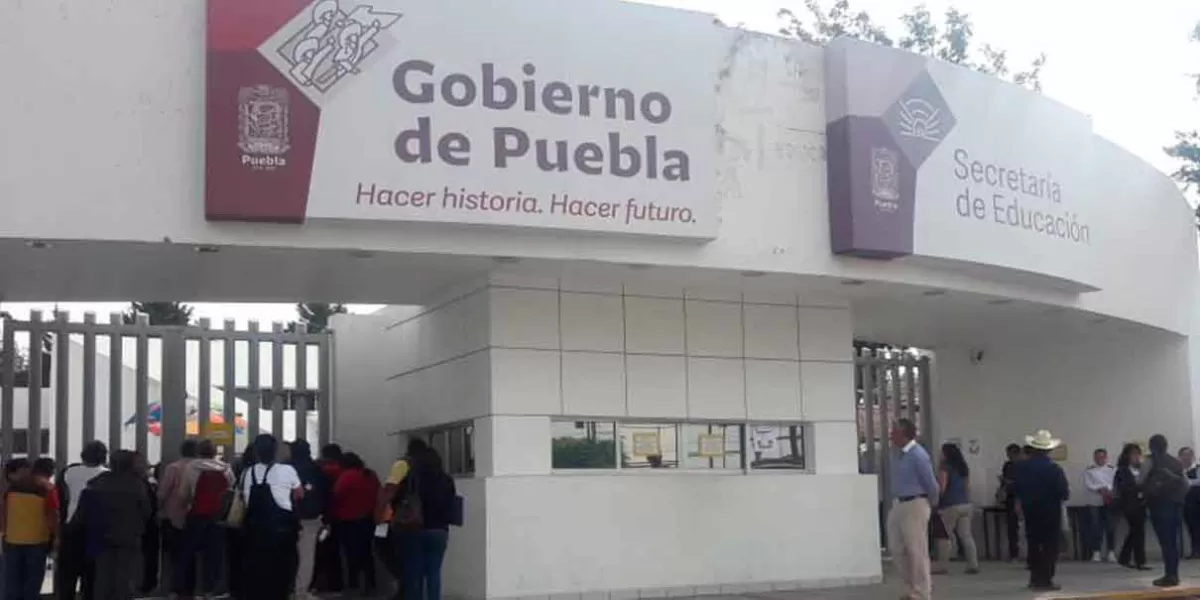 Sólo 37 poblanos terminan una carrera de 100 que inician el preescolar, reconoció la SEP
