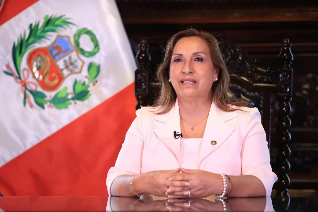 Perú: abren investigación contra Dina Boluarte por lavado de dinero y organización criminal
