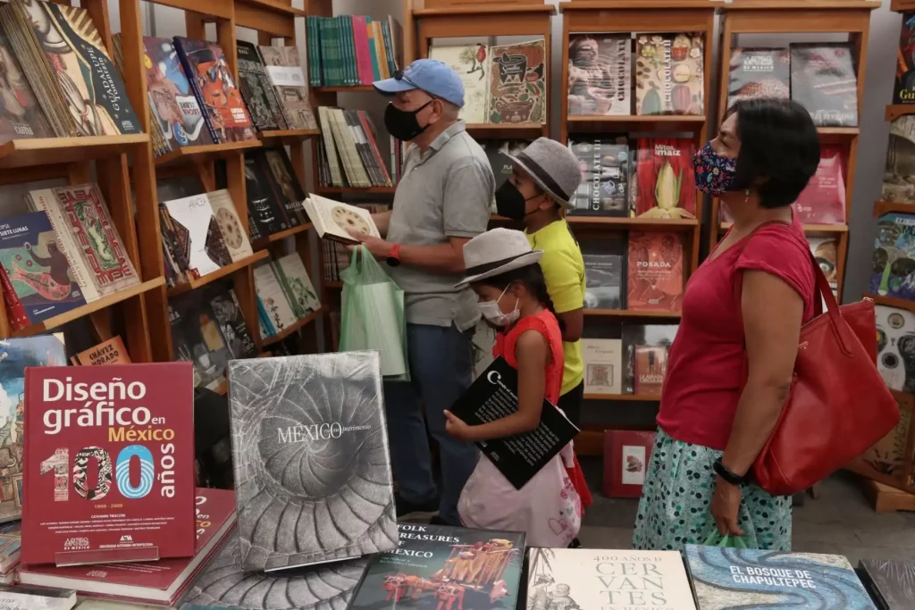 Fiesta del Libro y la Rosa UNAM