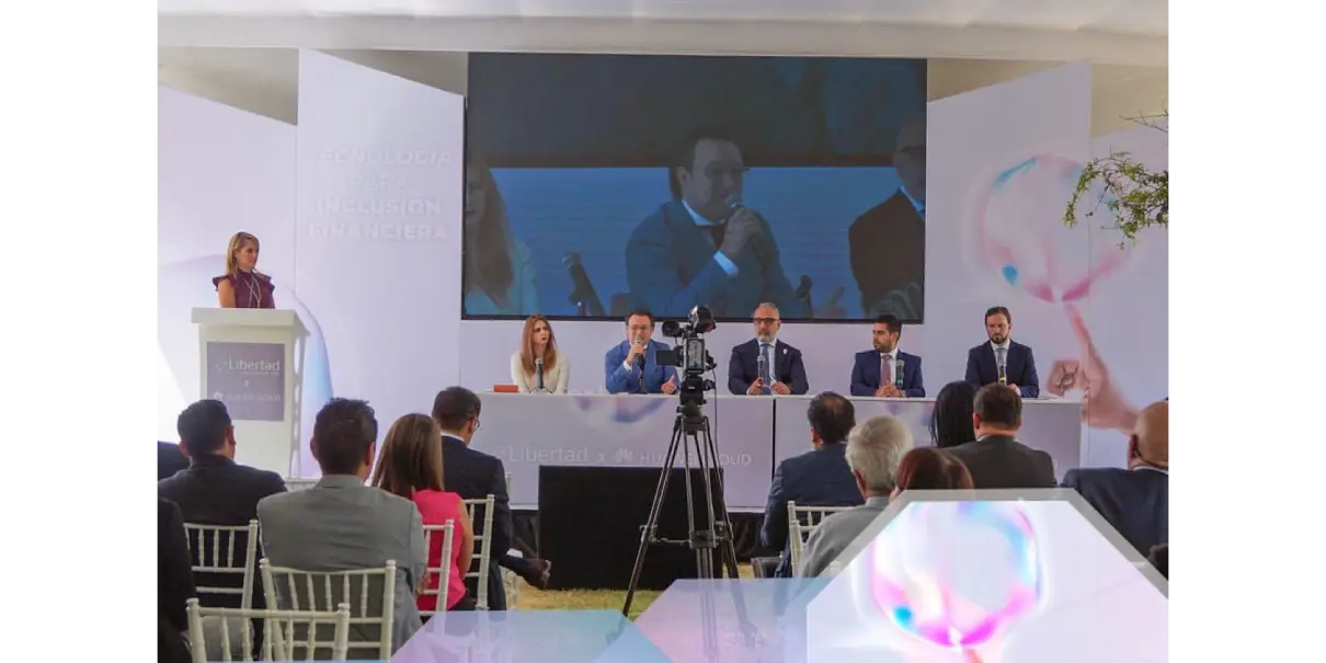 Sellan alianza Libertad Soluciones de Vida y Huawei Cloud