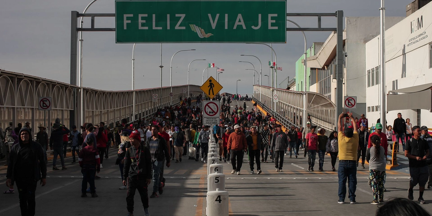 Política fronteriza de Biden evidencia la hipocresía de sus críticos