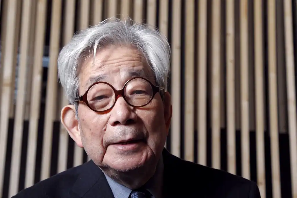 Fallece el escritor japonés Kenzaburo Oe, premio Nobel de Literatura