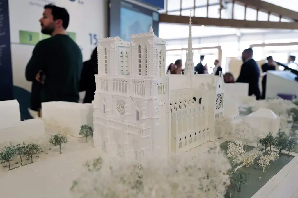 Notre Dame revela sus secretos de construcción mientras continúa en rehabilitación