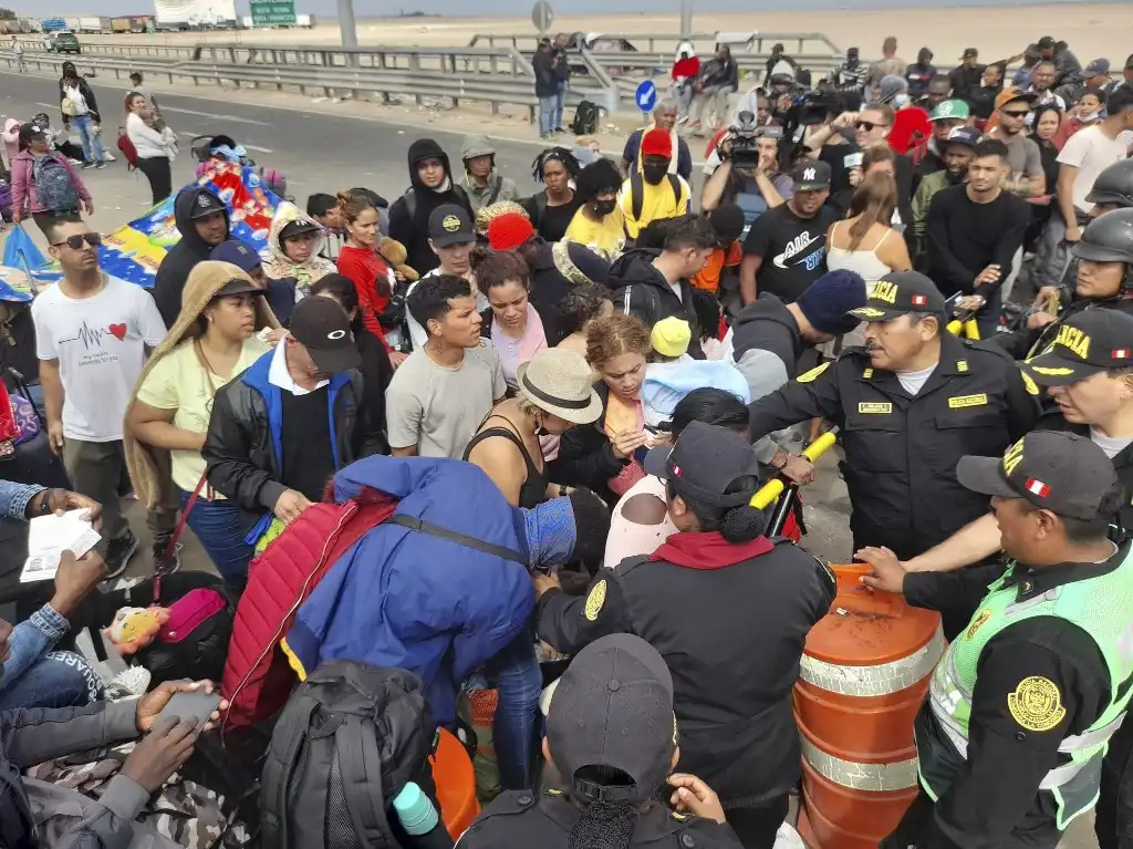 Perú aplicará estado de emergencia durante 60 días por llegada de migrantes