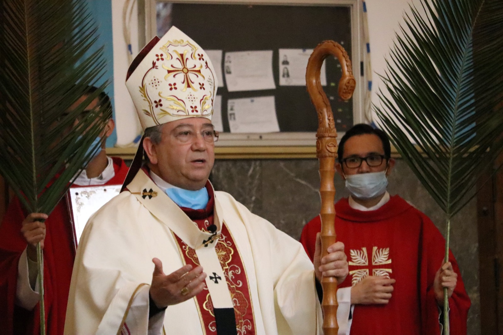 Arzobispo Moreno Barrón será sometido a tratamiento oncológico avanzado
