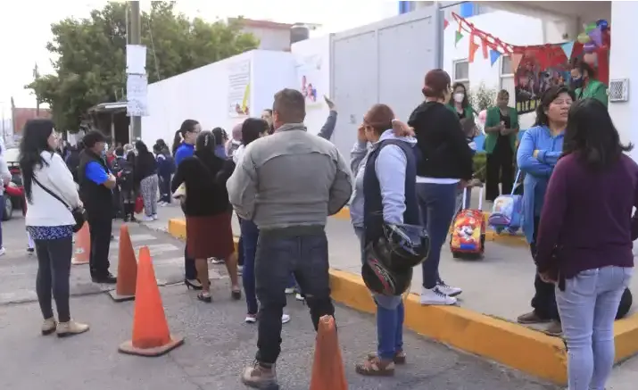 Regresaron a los salones 800 mil estudiantes