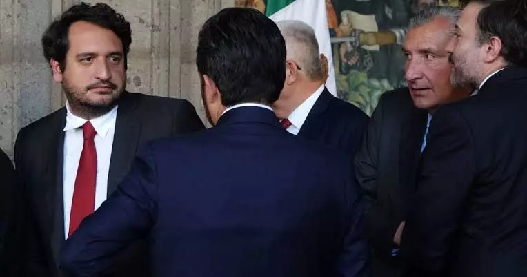 Amigos del hijo de AMLO obtiene contratos millonarios del gobierno federal, de acuerdo con investigación de Loret