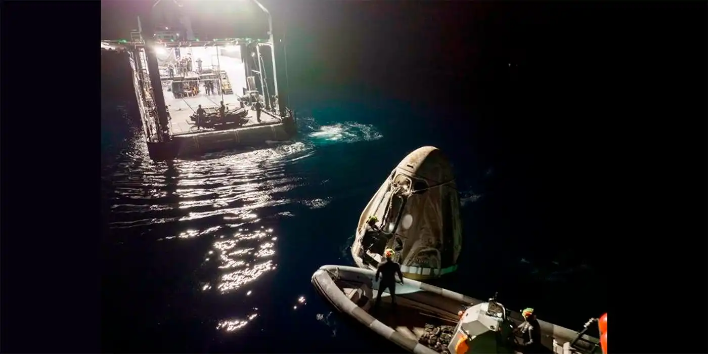 Segunda misión de astronautas de pago regresa a la Tierra