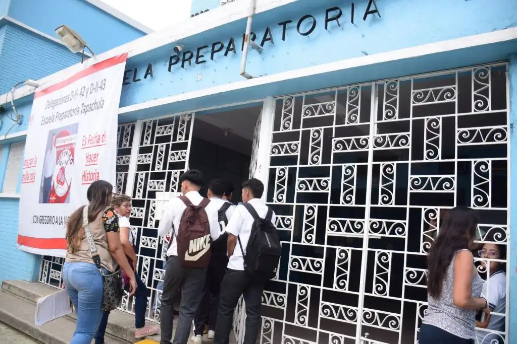 A los estudiantes les falta interés o aptitud para seguir en la escuela