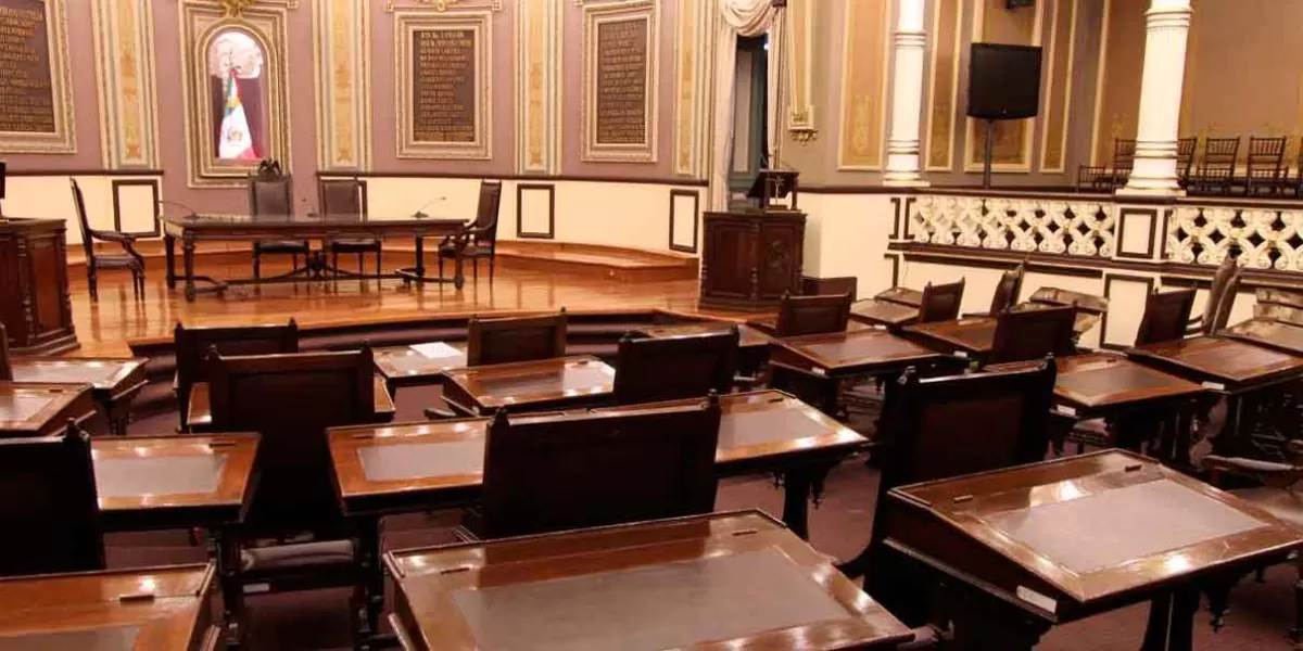 En Puebla, diputados trabajan en línea y el INE cierra módulos en 6 municipios por contingencia volcánica