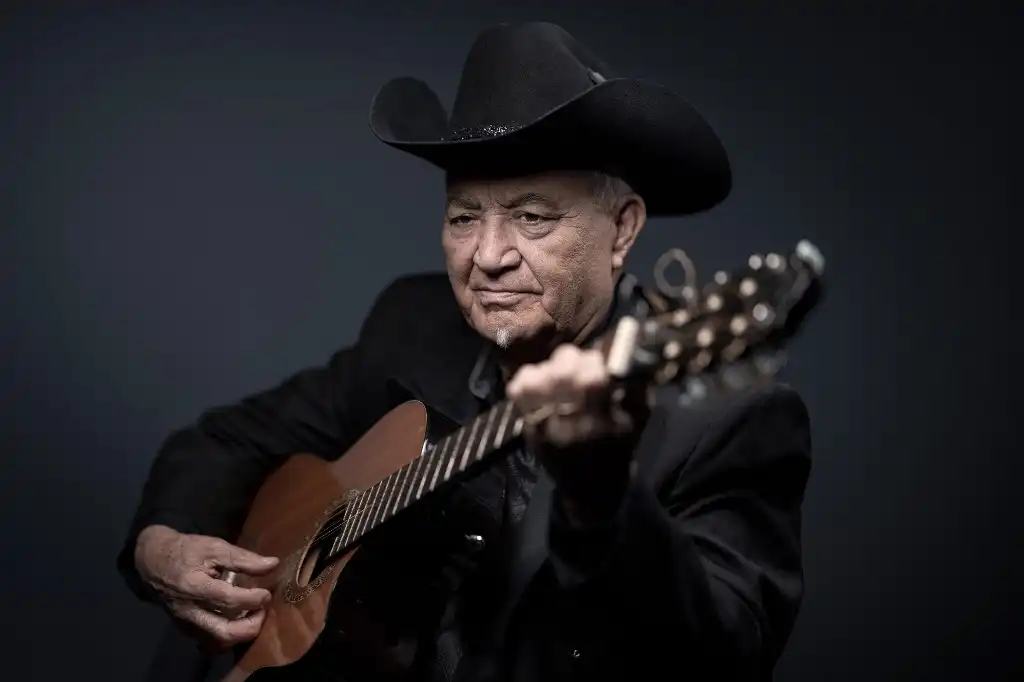 Eliades Ochoa