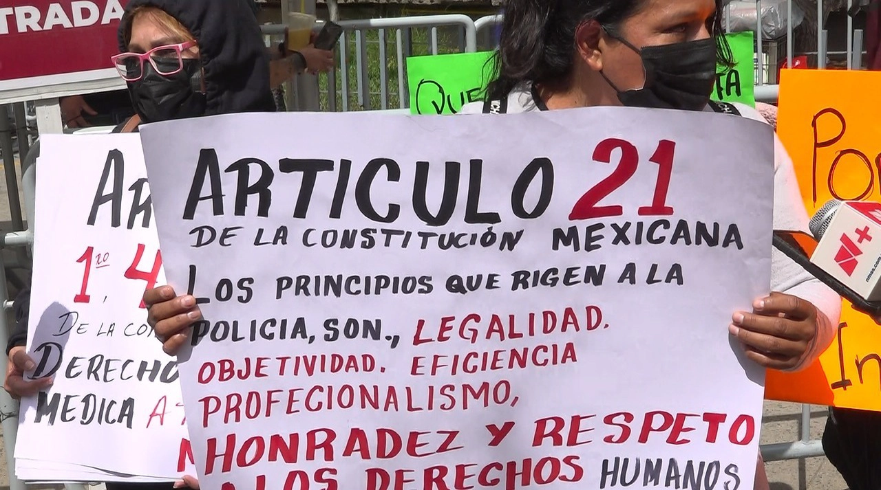Familiares de reos en el penal del hongo exigen mejores tratos