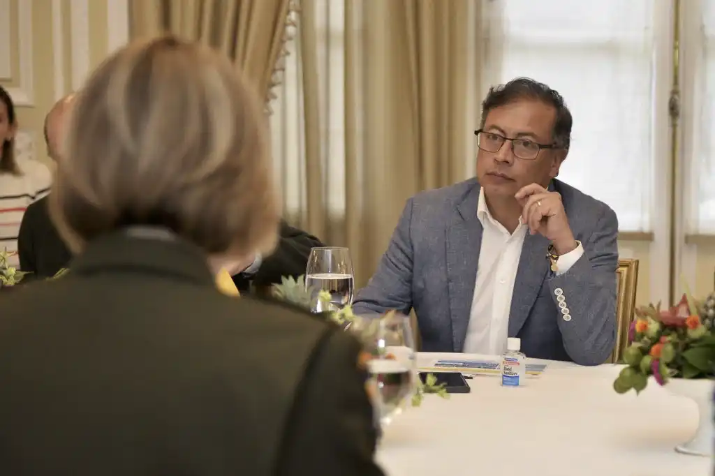 Tras asesinato de niños, Gustavo Petro suspende tregua con las FARC