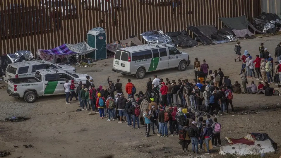 EU ultima los preparativos para la llegada de miles de personas tras concluir el Título 42