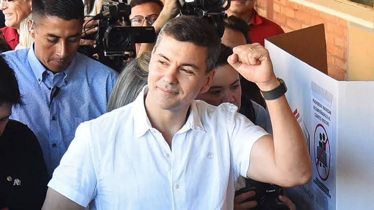 Santiago Peña gana la presidencia