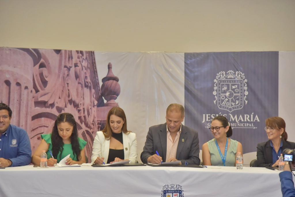 Jesús María establece colaboración con el ICTEA y ACNUR