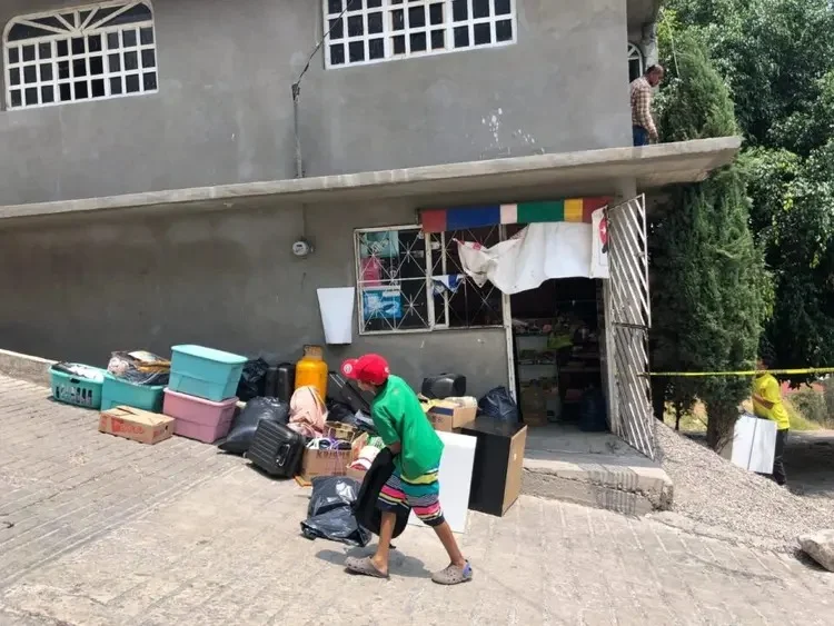 Guerrero: vecinos evacuados tras el desgajamiento de una ladera en Chilpancingo exigen al gobierno ser reubicados