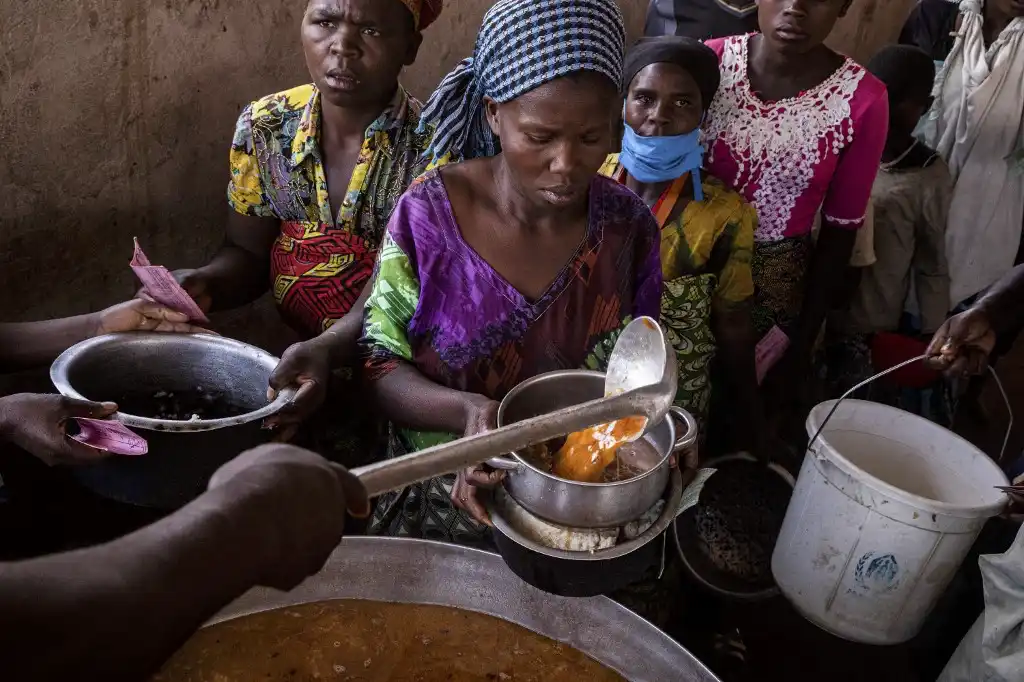 En el mundo se producen 420,000 muertes al año por alimentos contaminados