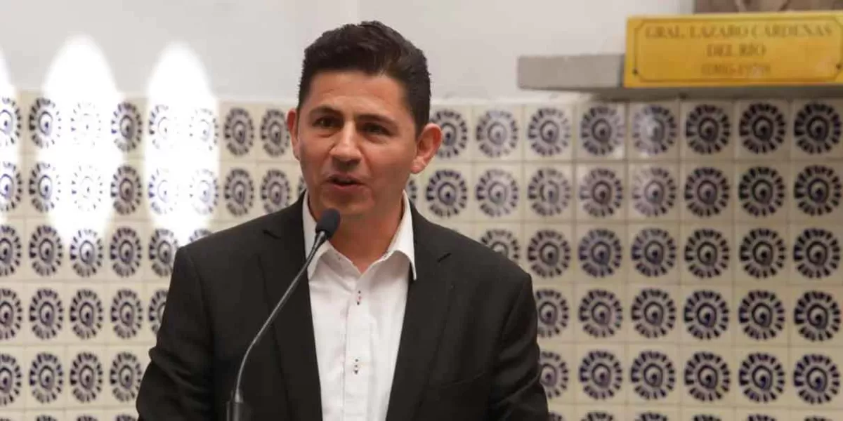Antes de que renuncie el PRI destituye a su líder dirigente municipal por violentador