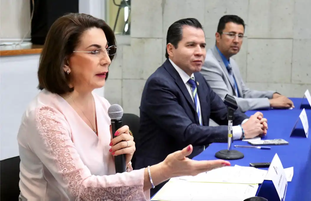 El sector educativo presenta la nueva carrera de Ingeniería en semiconductores