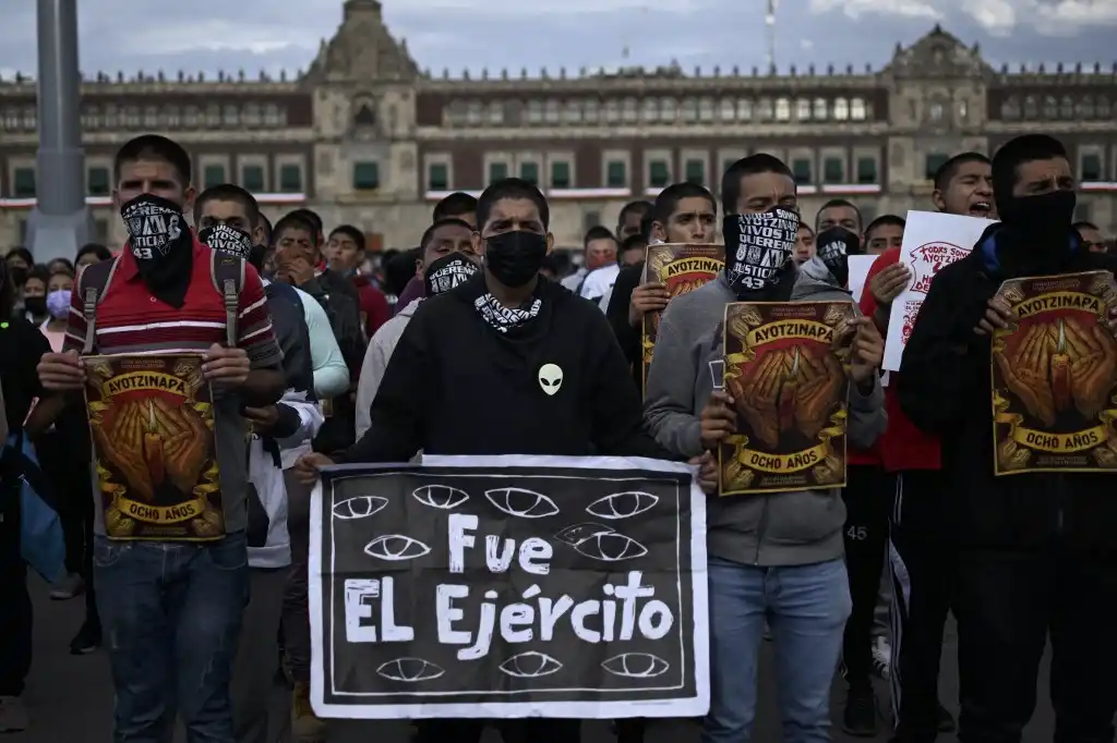 MILITARES AYOTZINAPA