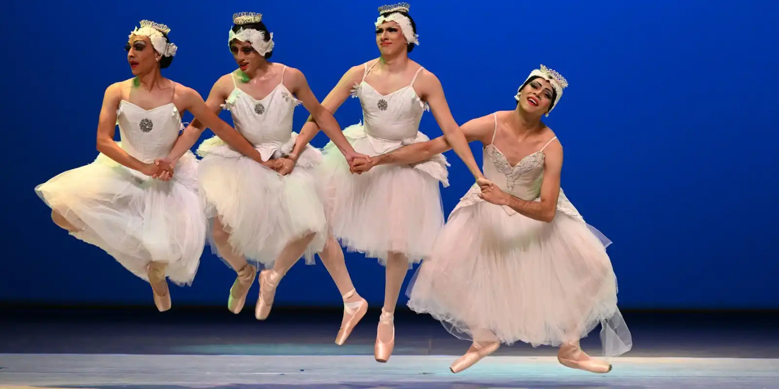 &#8216;Men in Tutus&#8217;, el ballet donde los hombres van en puntas y tutús