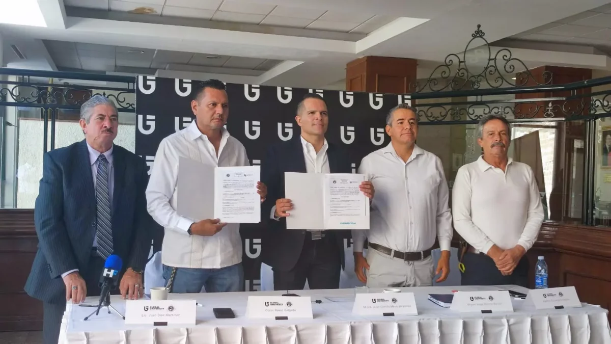 Global University firma convenio con asociaciones taxistas de Aguascalientes