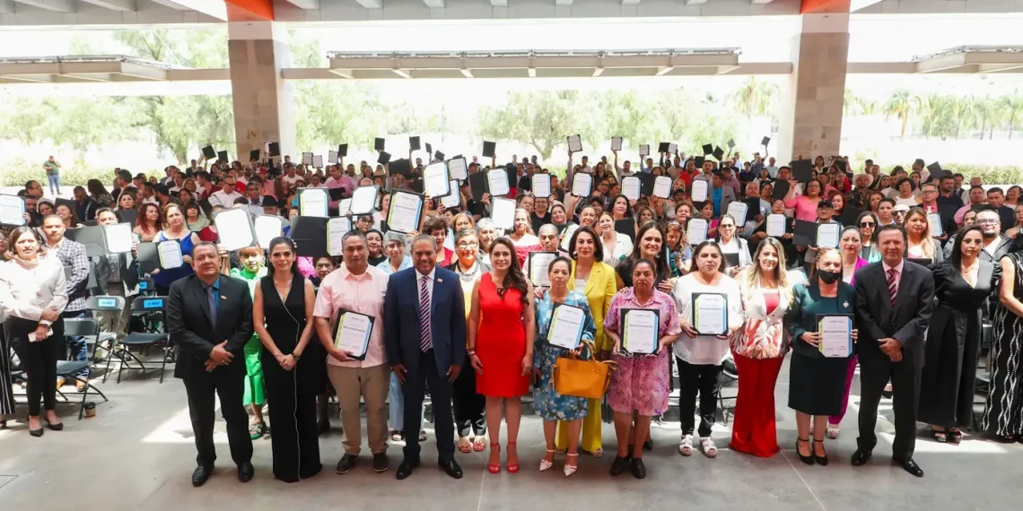 Reconocen a personal de apoyo educativo de Aguascalientes