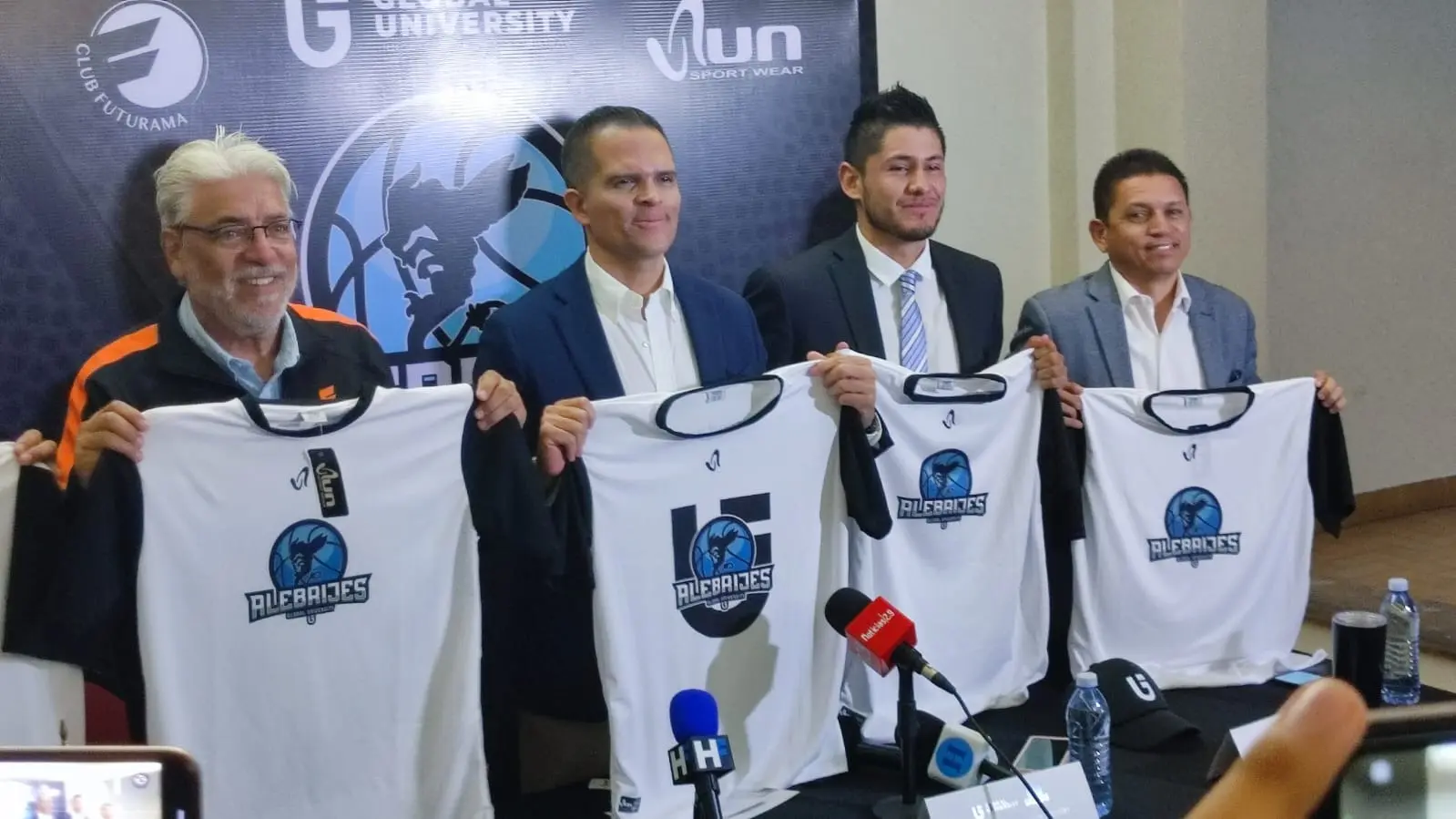 Global University presenta a su equipo de basquetbol “Alebrijes”