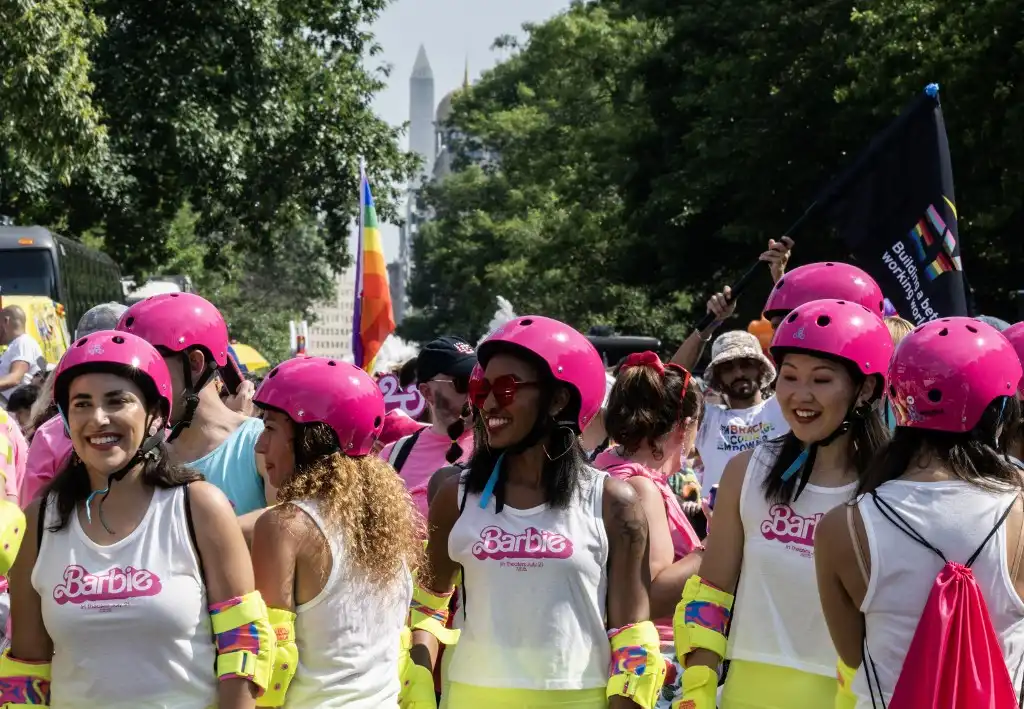Ropa, juguetes, accesorios: Barbie inunda el mundo con sus productos
