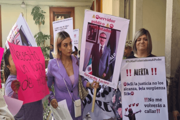 Colectiva feminista pide renuncia del secretario general del Ayuntamiento de Pachuca por encubrir agresión a exfuncionaria