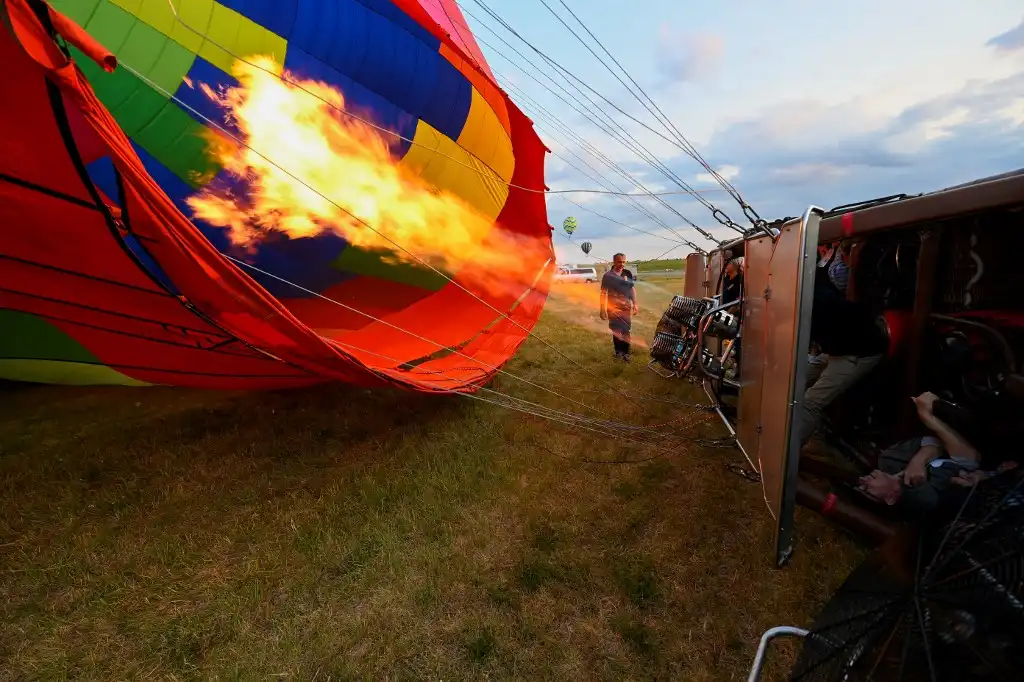 Globo a punto de despegar